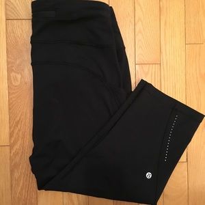 LULULEMON Black Crops